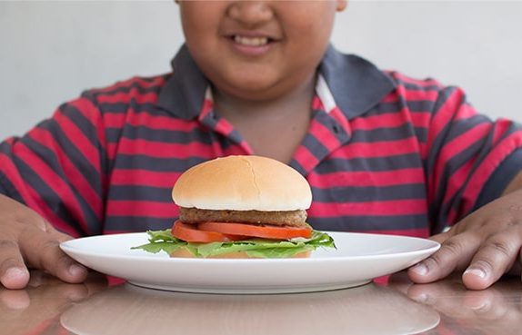 cocuklarda- Obeziteye-Karsi- Ne-Yapılmali-corluvatan