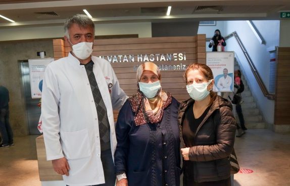 Mikrocerrahi Yöntemi ile 3 Seviye Vidasız Dar Kanal Ameliyetı