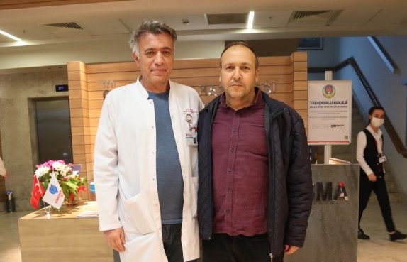 Vida ve Platin Kullanılmadan Mikrocerrahi Yöntemi ile Dar Kanal Ameliyatı