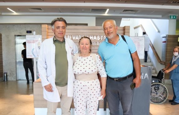 Vidasız ve Kesisiz Vertebroplasti Ameliyatı