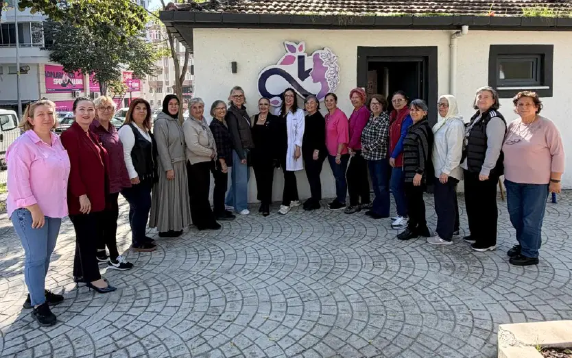 Menekşe Kadın Eğitim Merkezi'nde Kadın Sağlığı Konulu Eğitim Gerçekleştirdik.