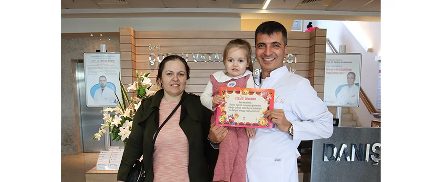 Ağzı Açık Uyuma, Horlama ve Konuşmada Zorluk Şikayetleri Yaşayan 2 Yaşındaki Hastamıza Adenoidektomi Operasyonu Gerçekleştirildi.