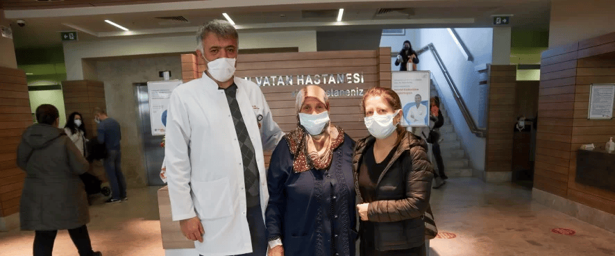 Mikrocerrahi Yöntemi ile 3 Seviye Vidasız Dar Kanal Ameliyetı