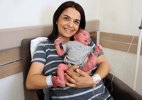 Rüzgar Bebeğin Annesiyle İlk Karşılaşması