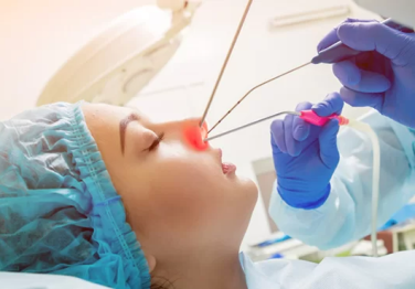 Endoskopik Sinüs Cerrahisi: Burun ve Sinüs Sorunlarının Modern Tedavisi